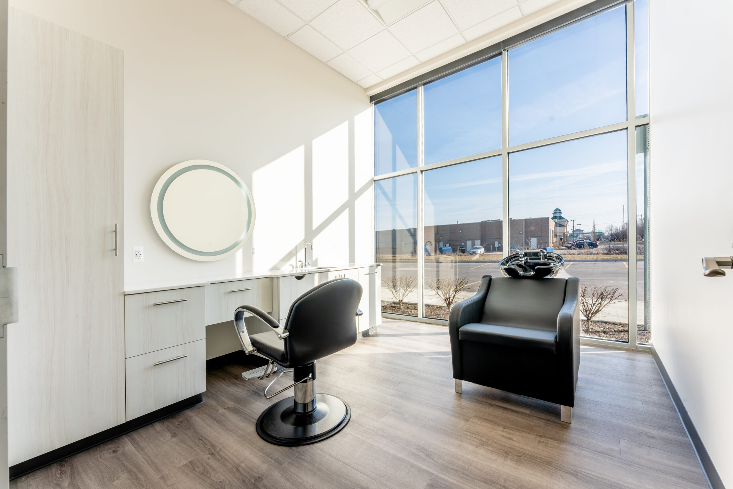 Luxury Salon Suite